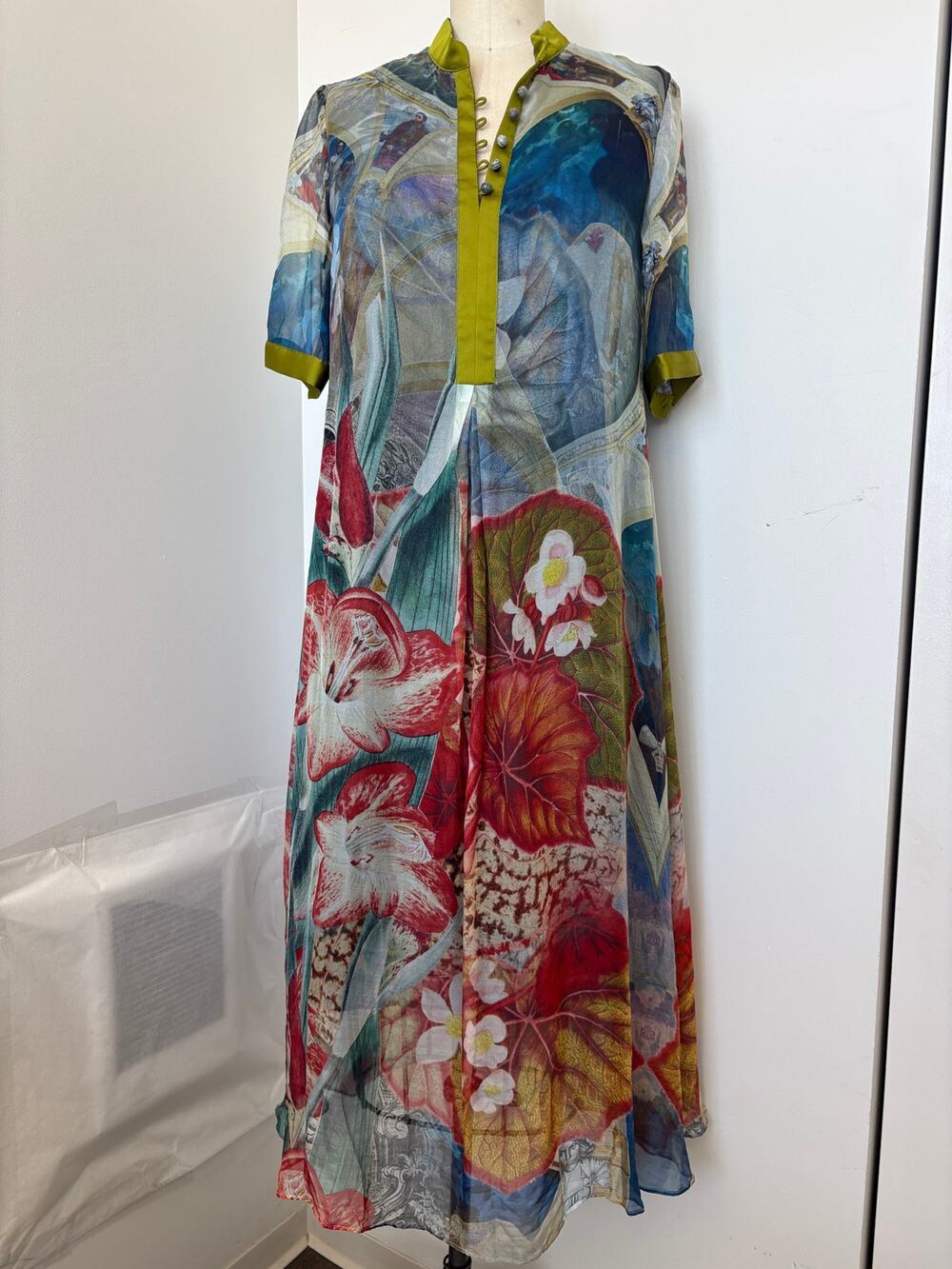 100% Silk A-line Flowy Midi Dress S Wearable Art Chartreuse Satin Trim Detail